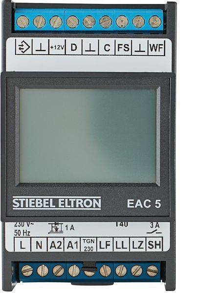 Stiebel Eltron EAC 5 Gerät mit digitalen Anzeigeelementen und Anschlussklemmen. Geeignet für Spannungsregelung und Laststeuerung.