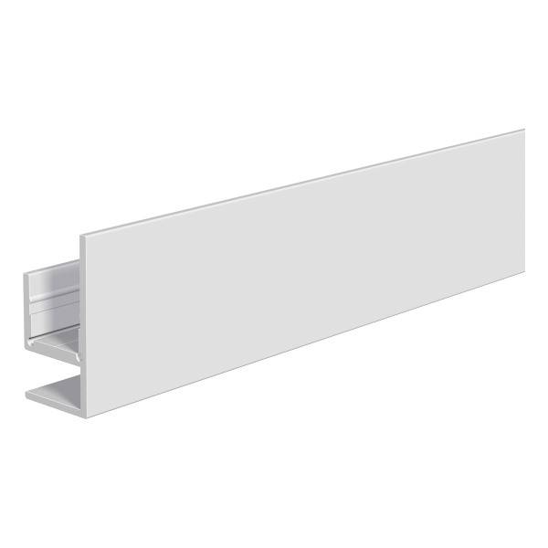 Ein langer, silberner Aluminiumprofilstreifen mit einem rechteckigen Querschnitt.