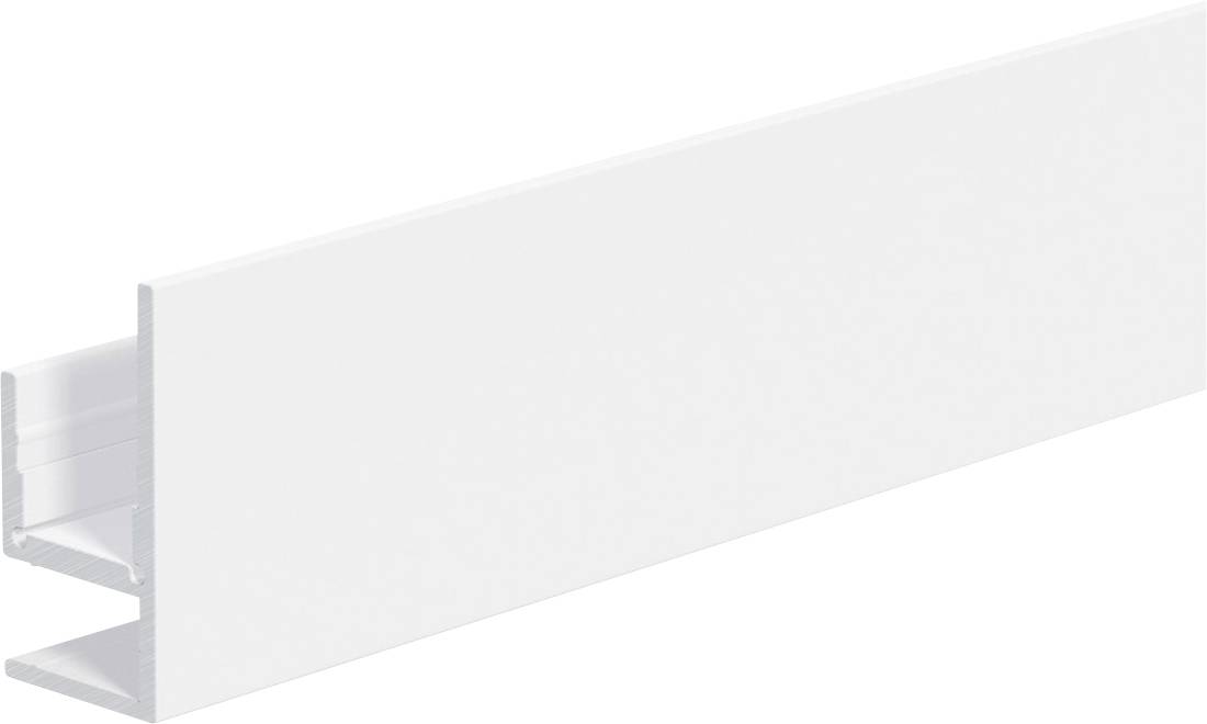 Weißes rechteckiges Aluminium-Extrusionsprofil, das in Perspektive auf einem einfachen Hintergrund dargestellt ist.