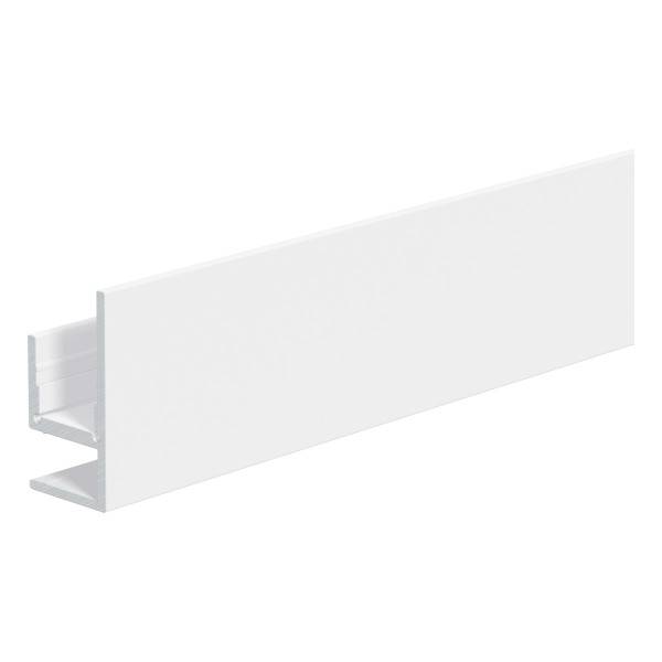 Ein weißes U-förmiges Aluminiumprofil, 50 mm hoch, geeignet zur Befestigung an Wänden oder zur Verwendung in Baustrukturen.