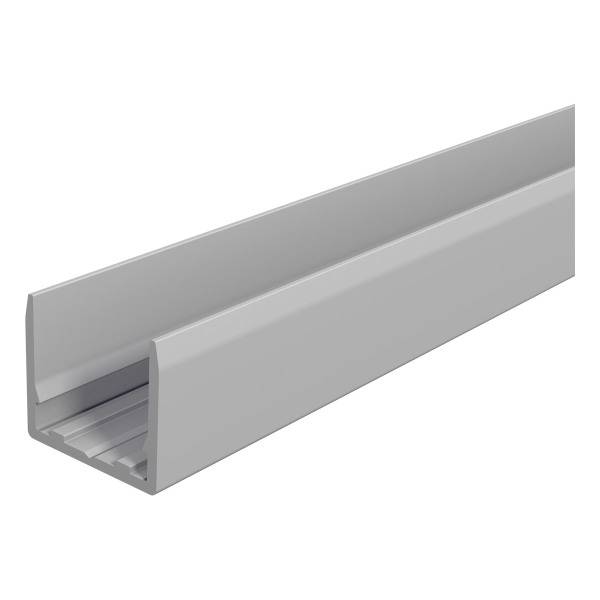 Ein graues Aluminiumprofil in U-Form, das zur Befestigung von Materialien genutzt wird, vor weißem Hintergrund.