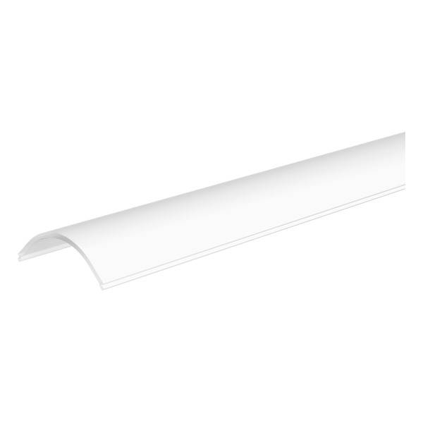 Ein weißes Viertelkreis-Profil aus Kunststoff, verwendet zur sauberen Abdeckung von Kanten oder Übergängen.