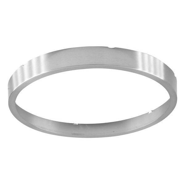 Ein schlichter silberner Armreif mit glatter Oberfläche und leichtem Glanz.