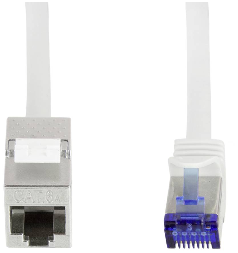 Ein flaches Netzwerkkabel mit einem silbernen, rechteckigen Stecker und einem blauen, durchsichtigen Stecker für Datenverbindungen.