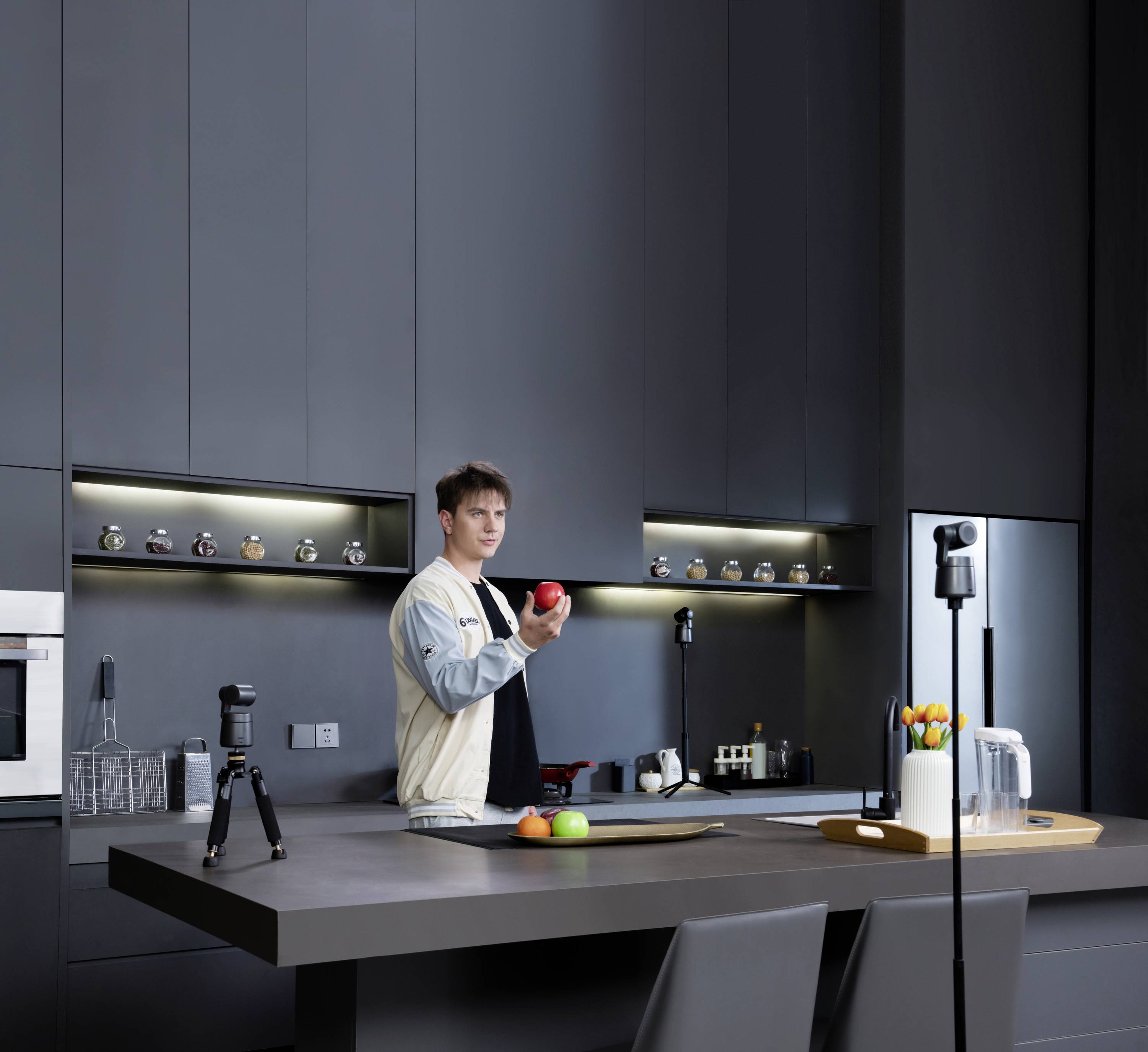 Obsbot Tail Air 4K-Webcam 3840 x 2160 Pixel Gestensteuerung, Schnelles Auto-Tracking per AI