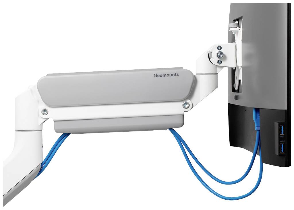 Ein weiß-grauer Monitorarm montiert an einem Bildschirm, mit blauen Kabeln. Markenname 'Neomounts' sichtbar auf dem Arm.