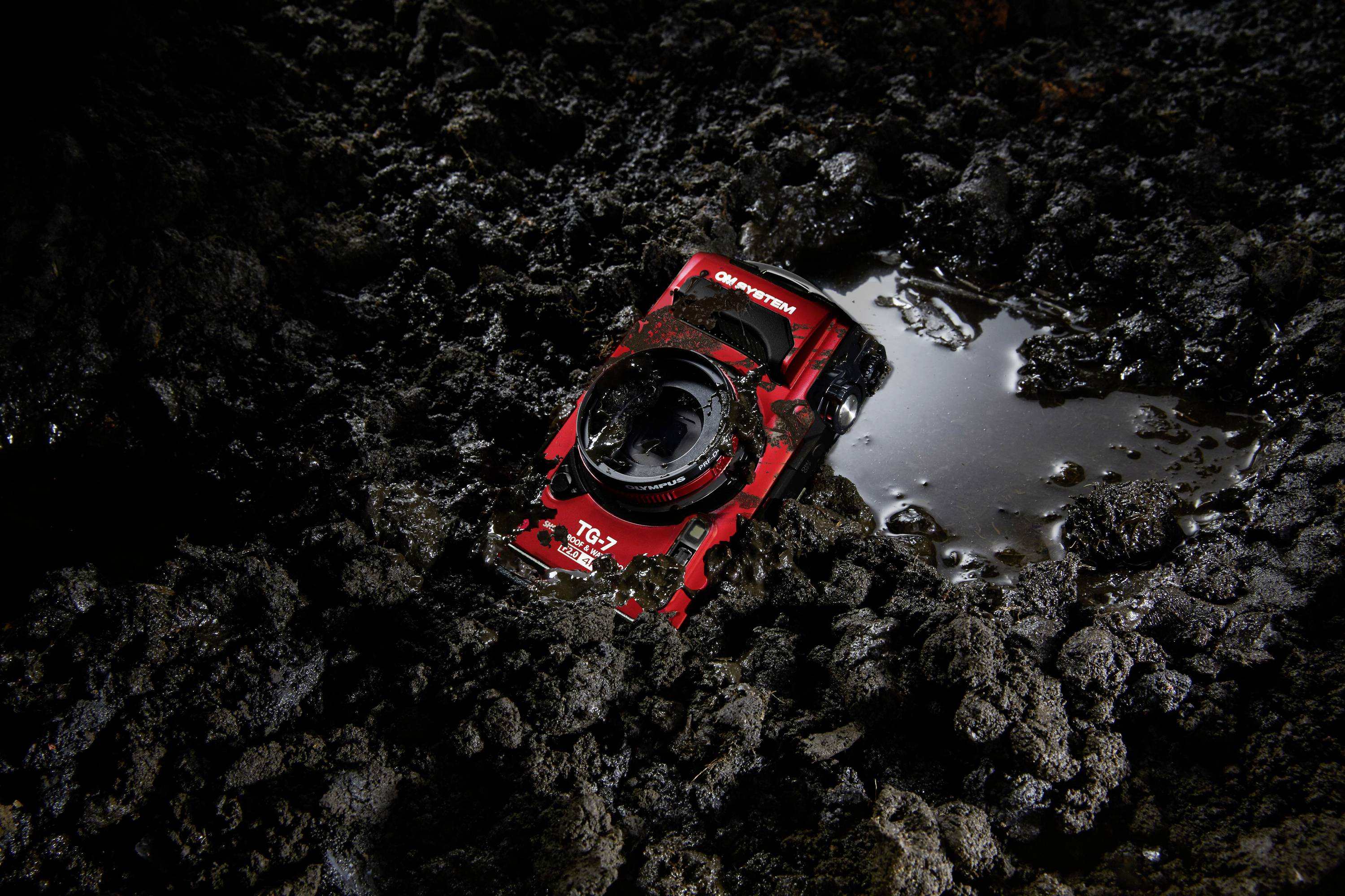 OM System TG-7 red Digitalkamera 12 Megapixel Opt. Zoom: 4 x Rot Stoßfest, Wasserdicht, 4K-Video