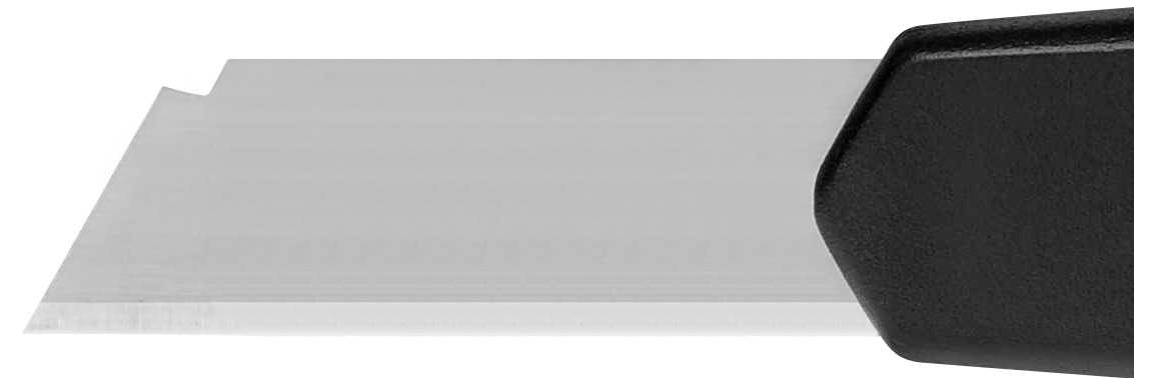 Ein Nahaufnahmebild zeigt die Klinge eines Einweg-Cutters mit schwarzem Griff rechts im Bild.