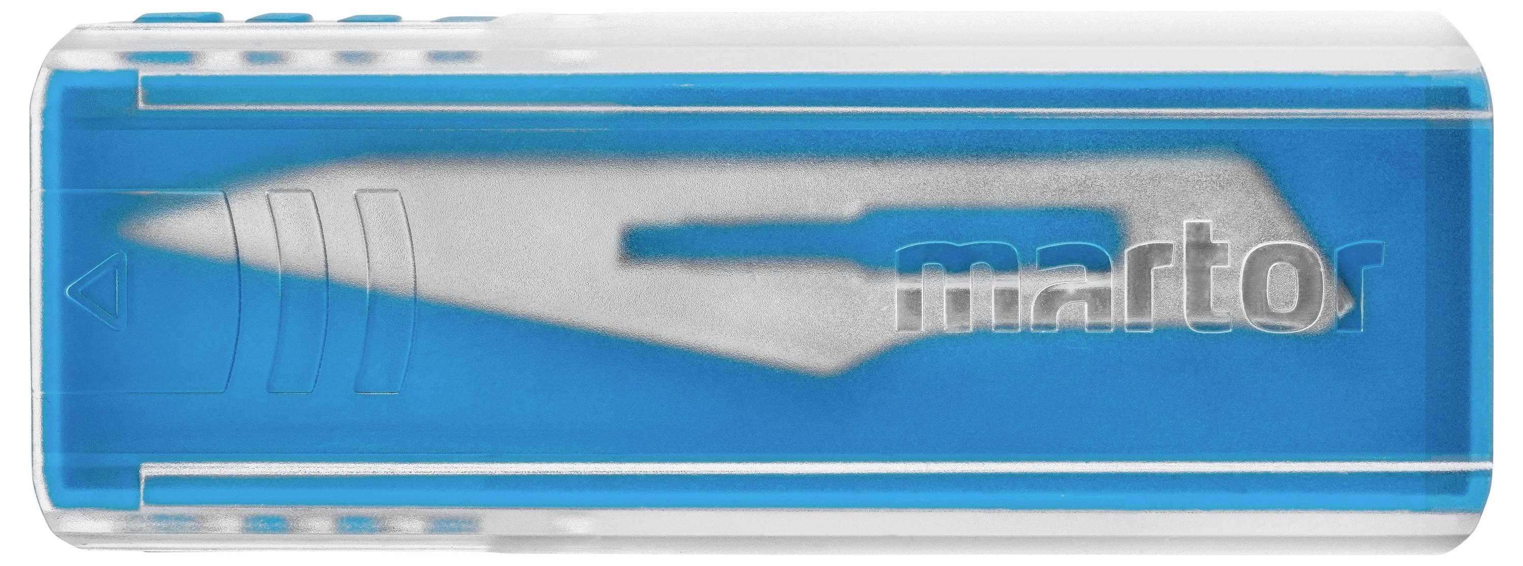 Ein Klingenmagazin mit einer silbernen Ersatzklinge ist in einem transparent-blauen Gehäuse mit dem Schriftzug 'martor' zu sehen.