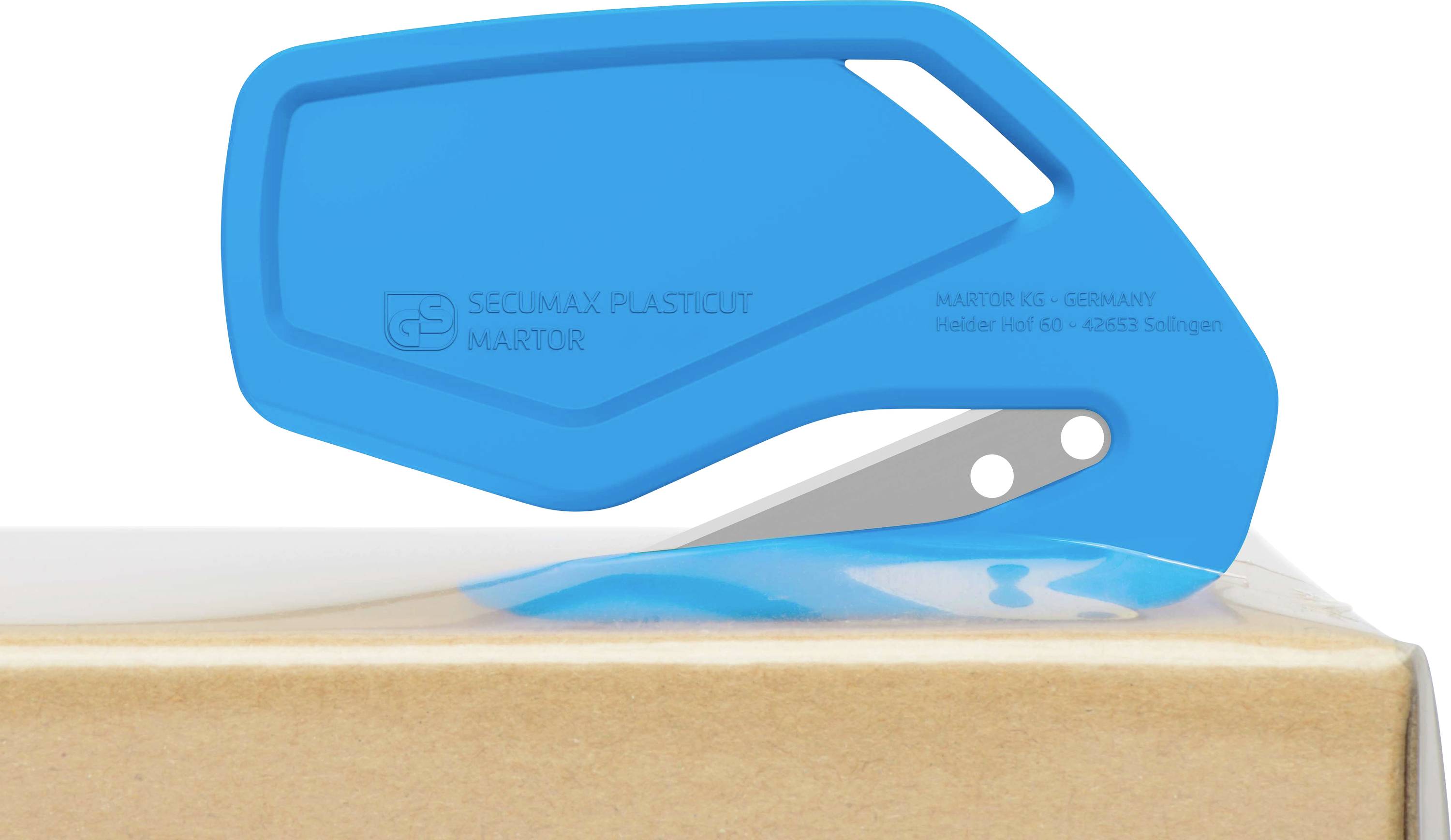 Ein blauer Sicherheitskartonschneider schneidet Verpackungsfolie auf einem Karton.