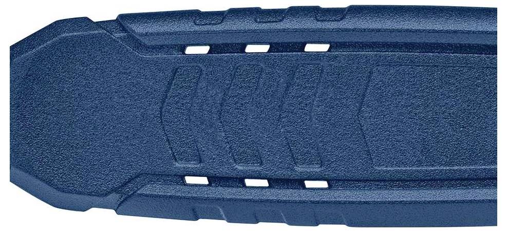 Nahaufnahme eines blauen, strukturierten Kunststoffteils mit geometrischen Mustern und Vertiefungen.