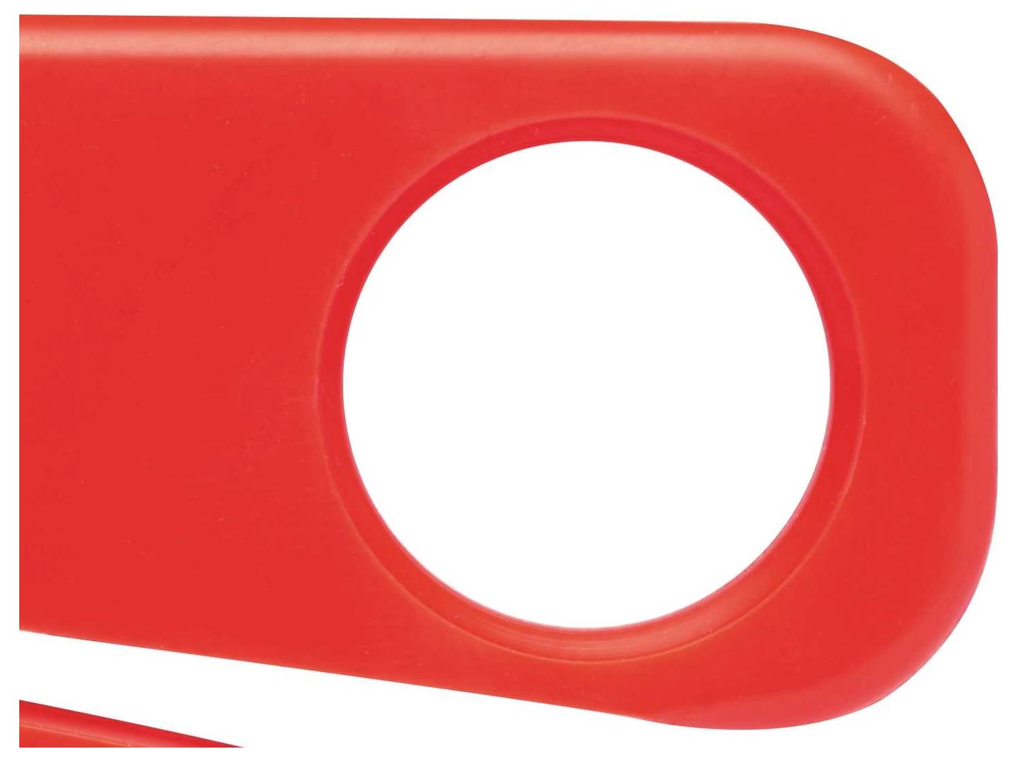 Ein rotes Plastikobjekt mit einem großen kreisförmigen Loch in der Mitte, möglicherweise Teil eines größeren Designs oder Werkzeugs.