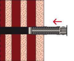 Diagramm einer Straße mit einem Tunnel, der unter einer horizontalen Erdschicht verläuft. Ein Pfeil zeigt auf das Ende des Tunnels.