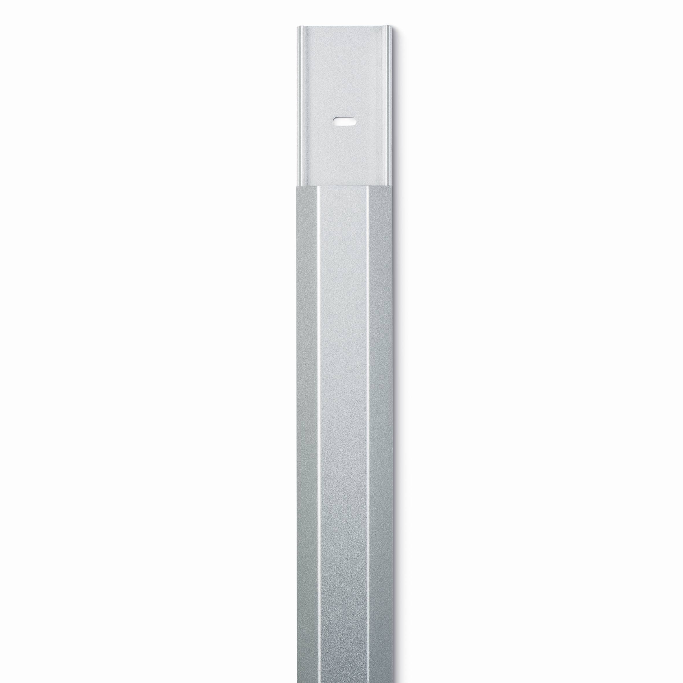 Aluminium-Stab in Silberfarbe, vertikal ausgerichtet, zeigt oben ein etwas breiteres Ende mit einem einzelnen Loch. Produktfoto vor weißem Hintergrund.