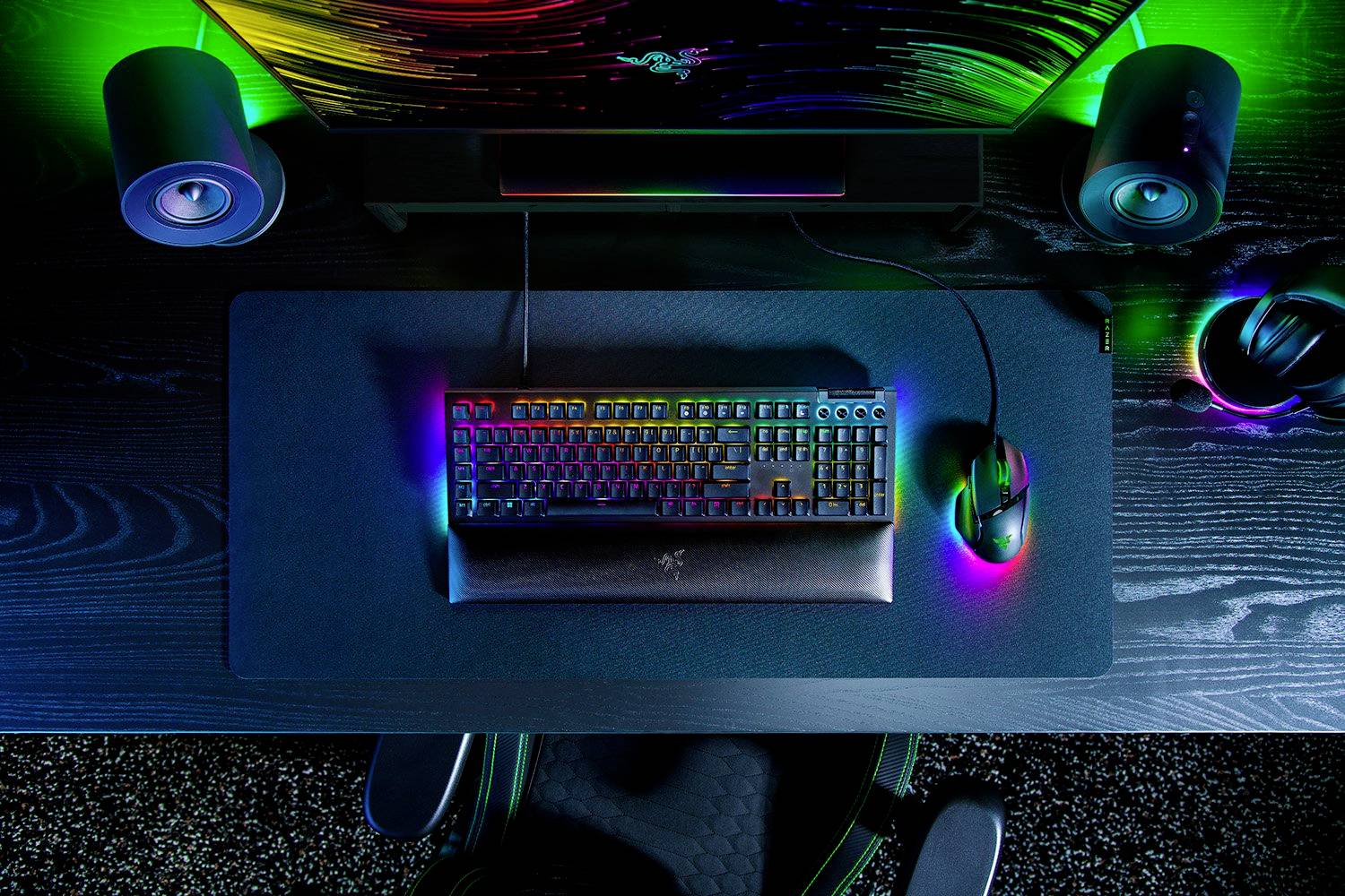 RAZER BlackWidow V4 Green Switch DE Kabelgebunden Gaming-Tastatur Deutsch, QWERTZ Schwarz Beleuchtet, Handballenauflage