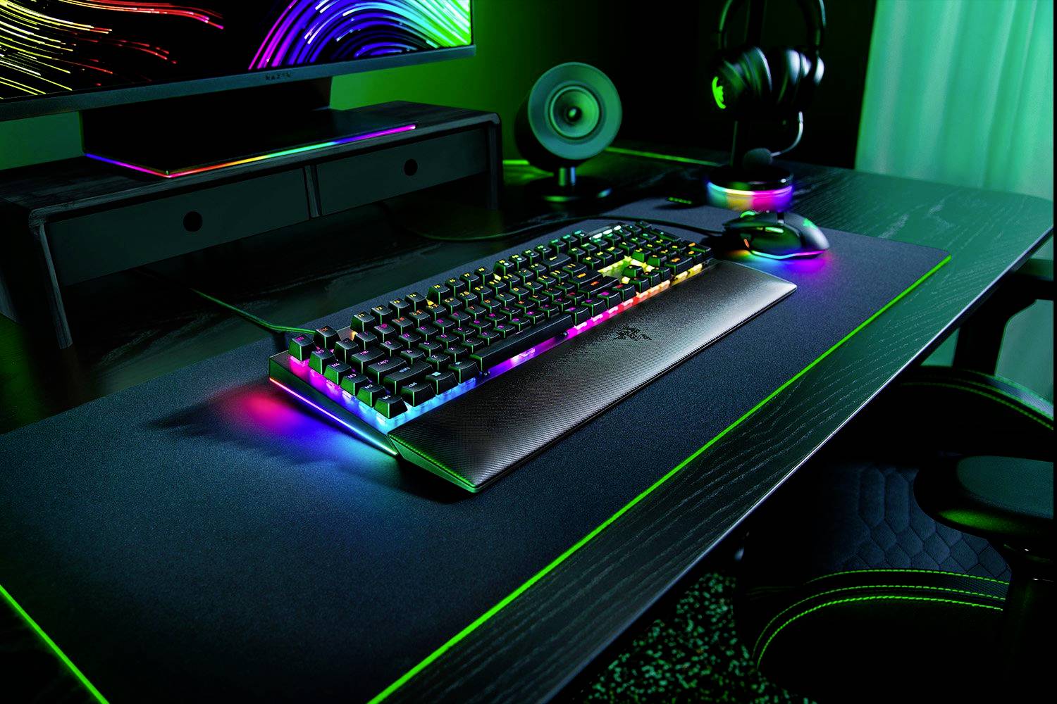 RAZER BlackWidow V4 Green Switch DE Kabelgebunden Gaming-Tastatur Deutsch, QWERTZ Schwarz Beleuchtet, Handballenauflage