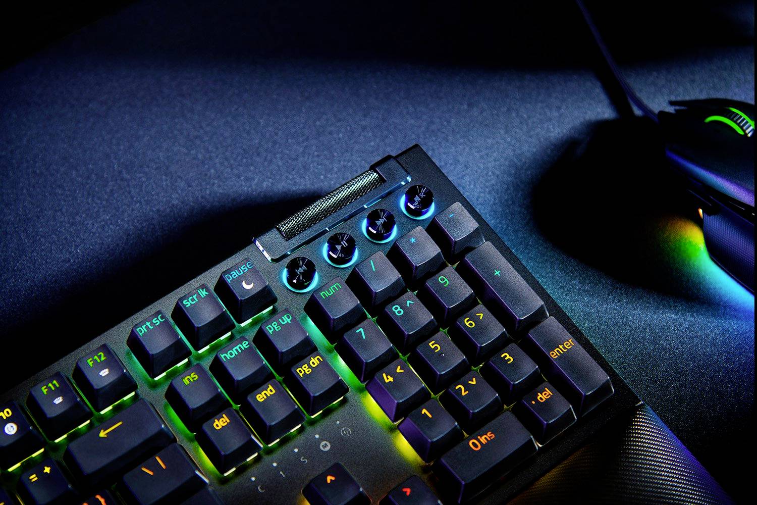 RAZER BlackWidow V4 Green Switch DE Kabelgebunden Gaming-Tastatur Deutsch, QWERTZ Schwarz Beleuchte