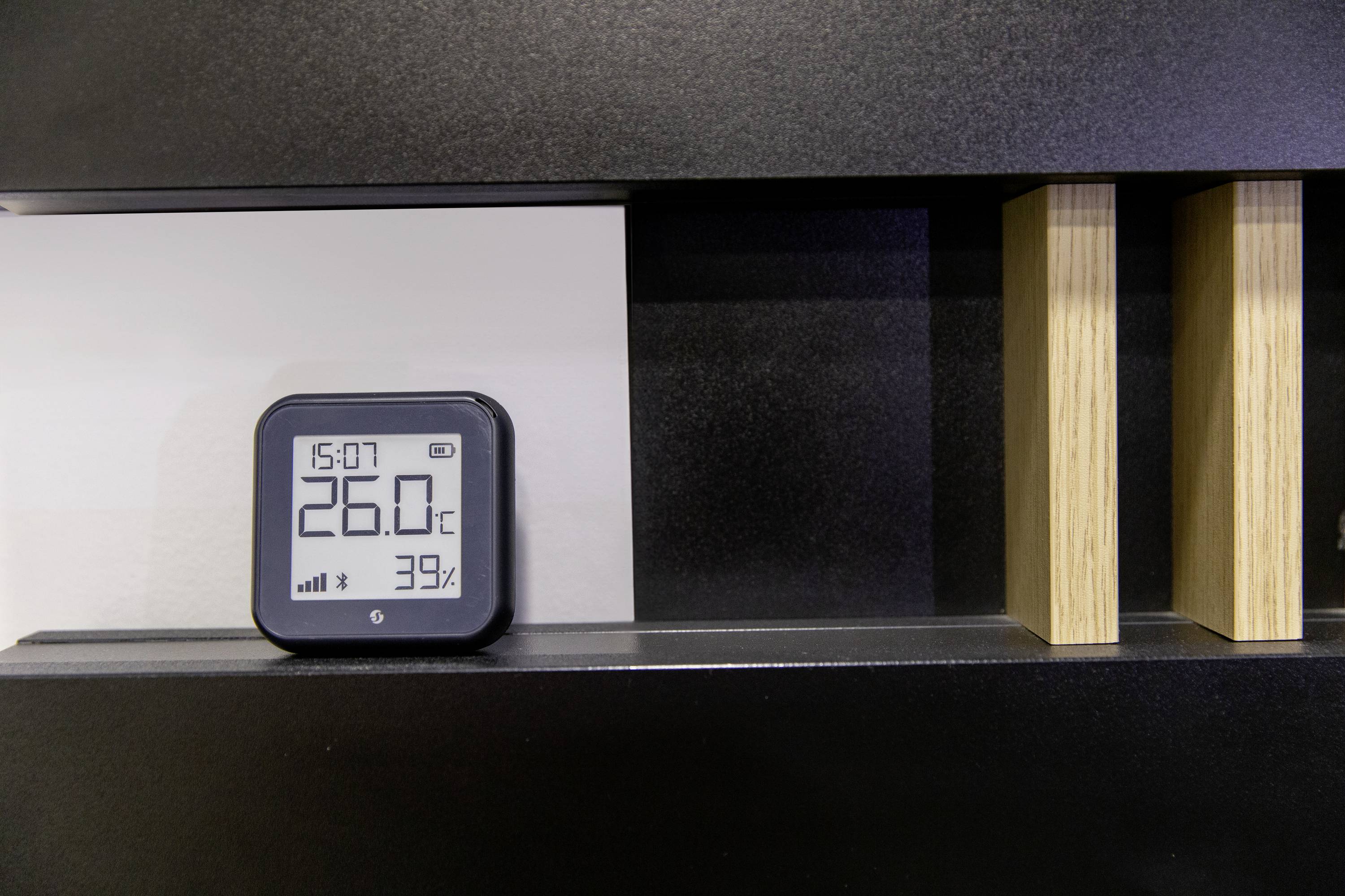 Shelly H&T Gen 3 Matte Black Funk-Temperatursensor, -Luftfeuchtesensor Bluetooth, Wi-Fi