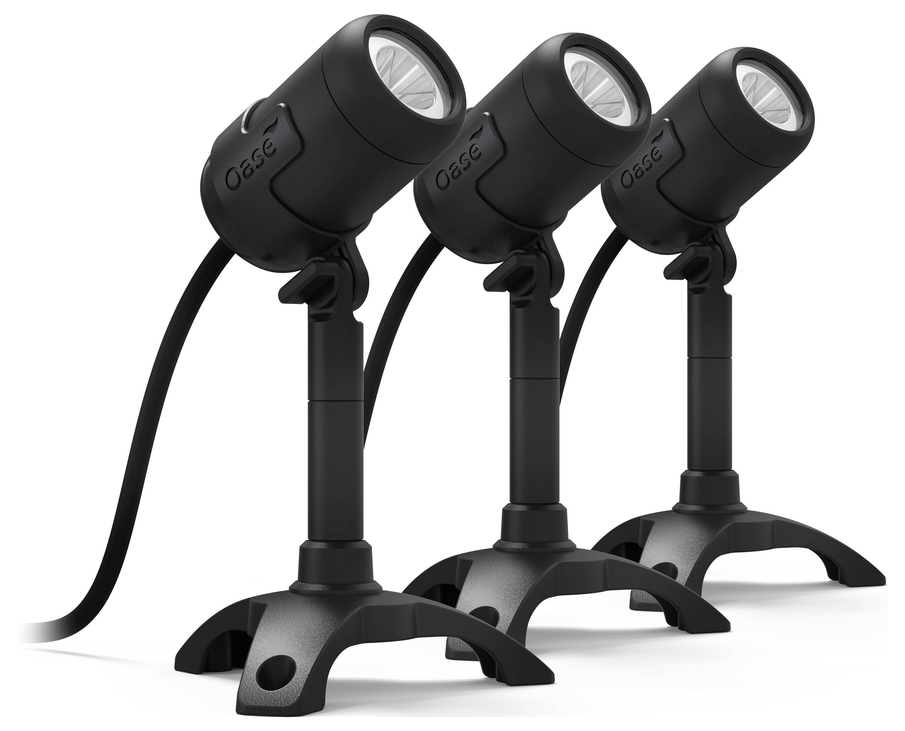 Drei schwarze, verstellbare LED-Flutlichtstrahler sind auf Ständern montiert, in einer Reihe positioniert und leicht nach oben gerichtet zur Beleuchtung.