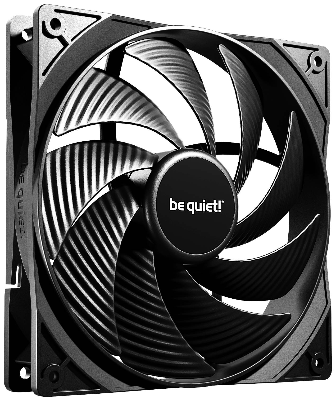 Schwarzer Computerkühler mit breitflächigen, gewölbten Lüfterblättern und der Aufschrift 'be quiet!' in der Mitte.