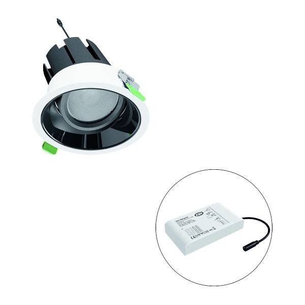 LED-Einbaustrahler und quadratischer Adapter. Strahler hat schwarzen Einsatz, Adapter ist weiß mit Kabelanschluss.