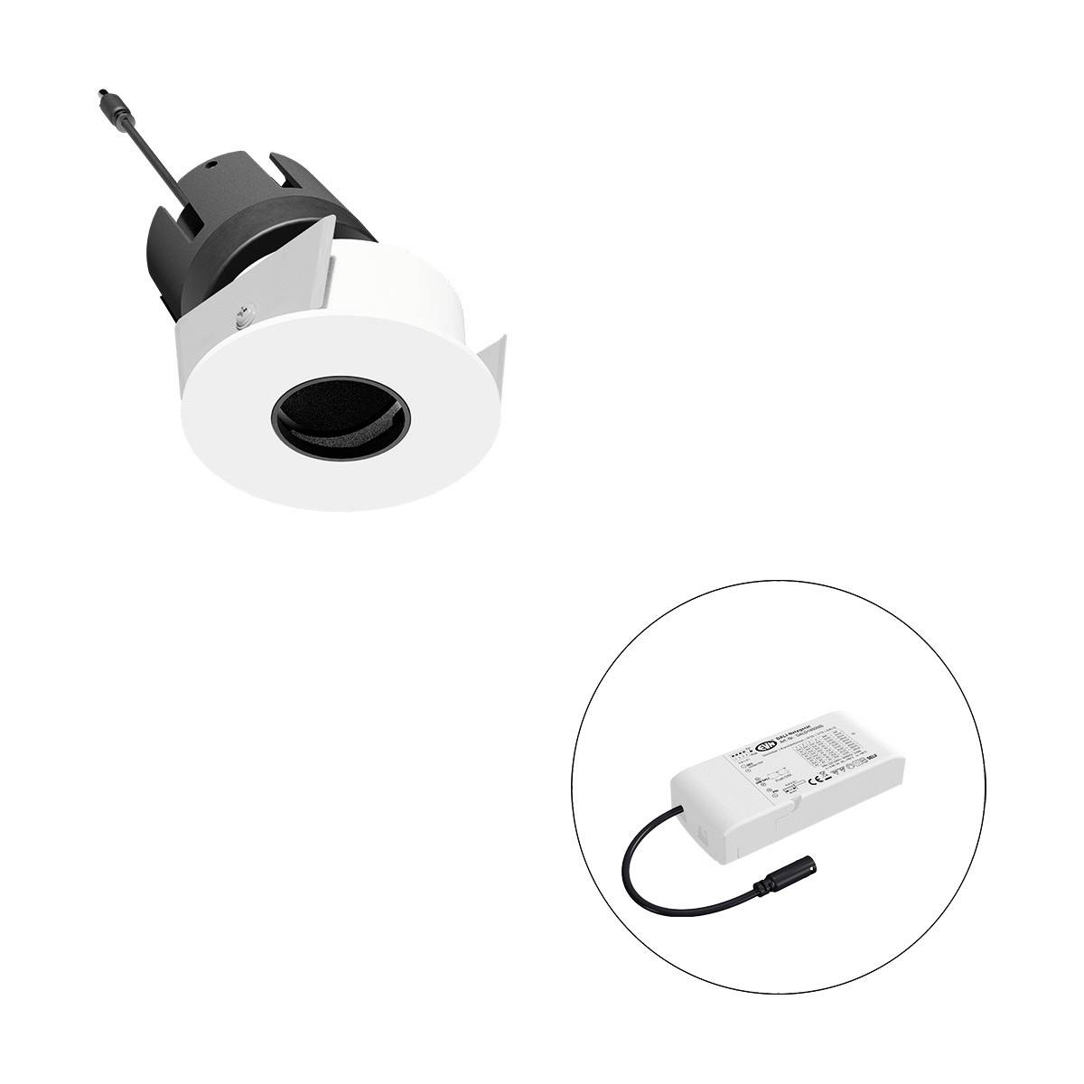 Einbauleuchte in Weiß mit schwarzem Innenring, daneben liegt ein rechteckiger LED-Treiber mit Kabelanschlüssen.