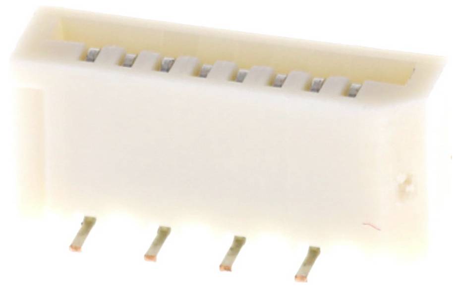 Ein weißer Kunststoffstecker mit vier Metallstiften, die sich von unten erstrecken, wahrscheinlich für elektronische Schaltungsverbindungen verwendet.