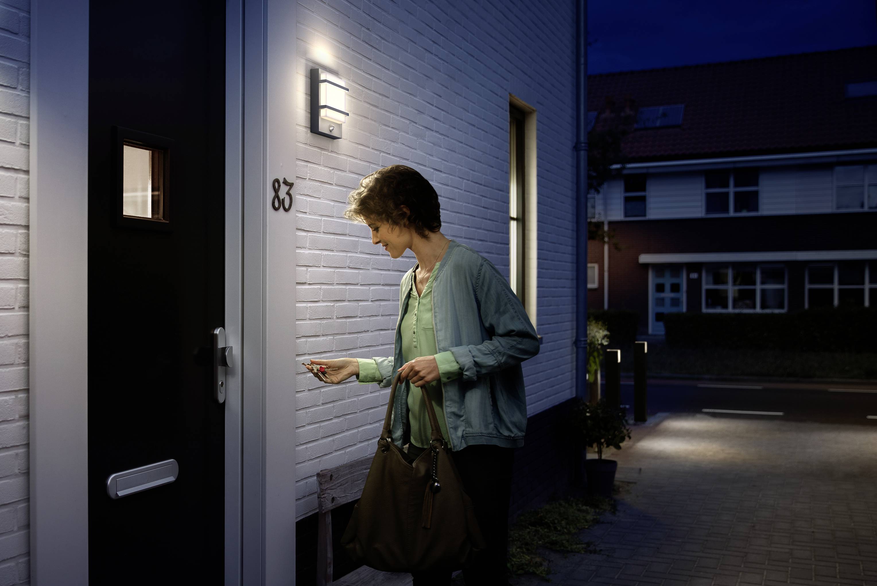 Philips LED Petronia 8720169263734 LED-Außenwandleuchte mit Bewegungsmelder LED 3.8W Anthrazit