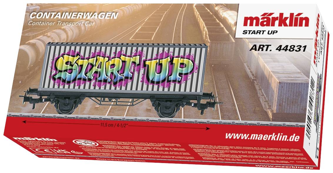 'Modell eines Containerwagens von Märklin, mit Graffiti 'START UP' bemalt. Verpackt in Markenbox. Artikelnummer: 44831.'