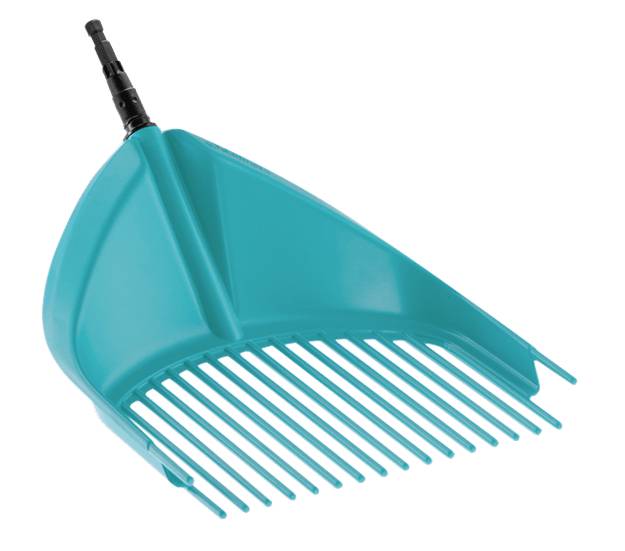 Ein blauer Laubrechen mit gebogenen Zinken, geeignet zur Reinigung von Rasenflächen und Wegen.