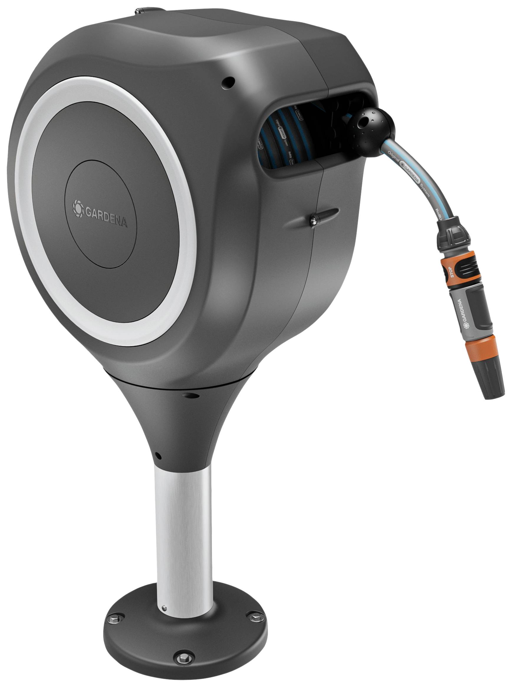 Automatische Gartenschlauchbox, montiert auf einem Standfuß, mit einem aufgewickelten Schlauch und Anschluss.