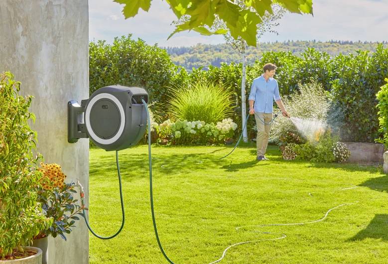GARDENA 18647-20 40m 1 St. Grau-Weiß Akku-Wand-Schlauchbox