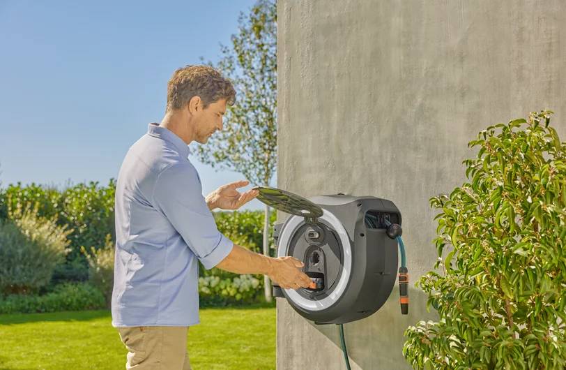 GARDENA 18647-20 40m 1 St. Grau-Weiß Akku-Wand-Schlauchbox