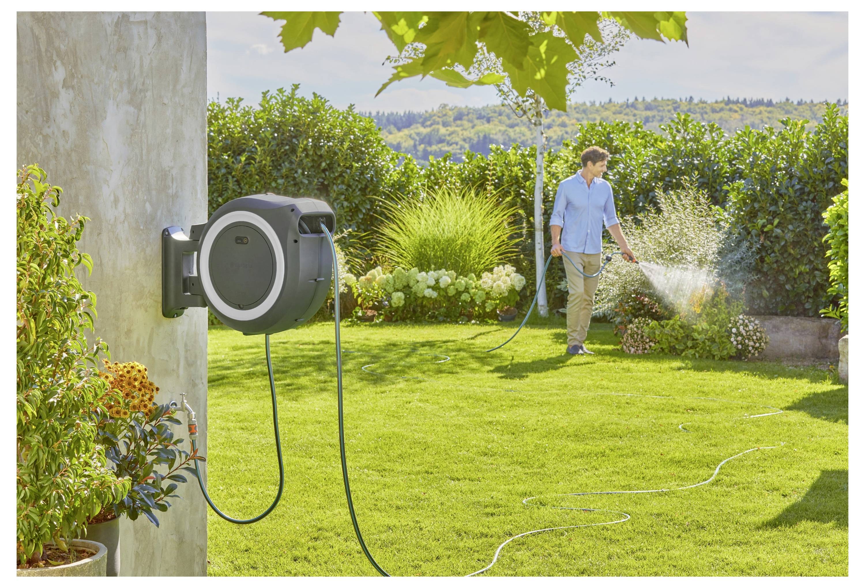 GARDENA 18647-20 40m 1 St. Grau-Weiß Akku-Wand-Schlauchbox