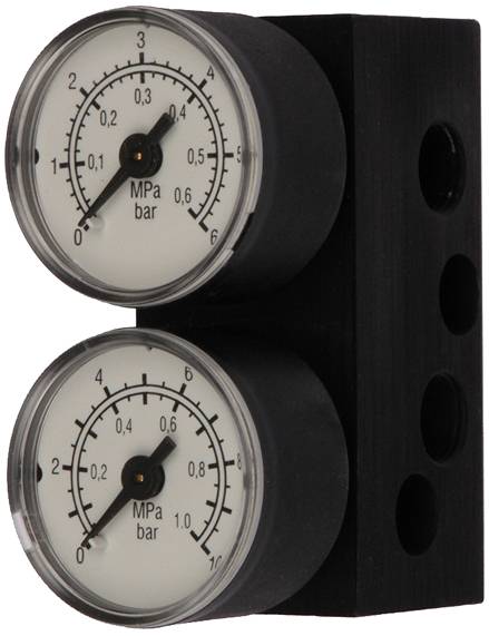 Zwei analoge Druckmessgeräte, die Druck in MPa und bar anzeigen. Oberes zeigt 0,4 MPa / 4 bar, unteres zeigt 0,2 MPa / 2 bar.