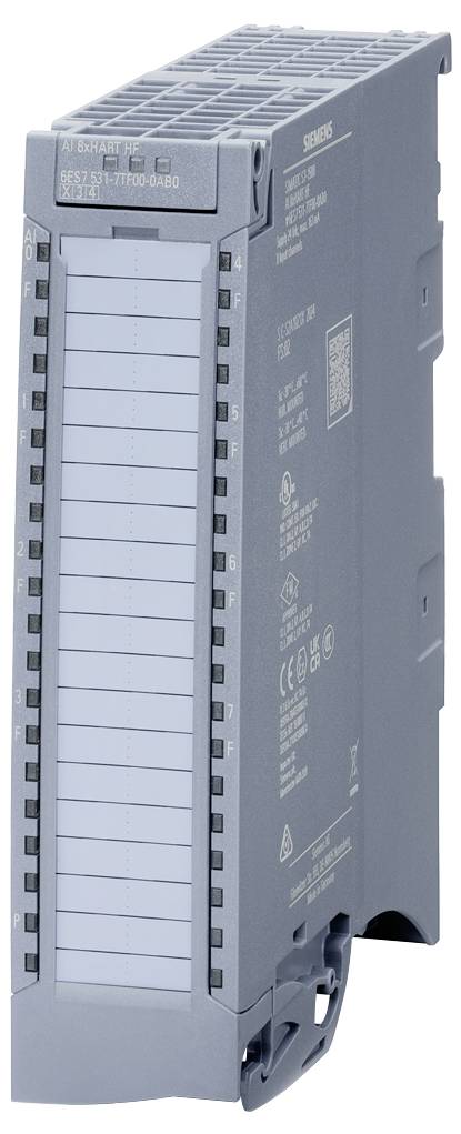 Eine graue elektronische Steuerungseinheit mit Steckanschlüssen, die in einem industriellen Automatisierungssystem verwendet werden kann.