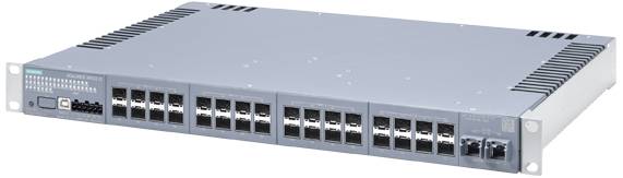 Ein silberner Netzwerk-Switch mit mehreren Anschlüssen an der Vorderseite in einem standardisierten Rack-Gehäuse.