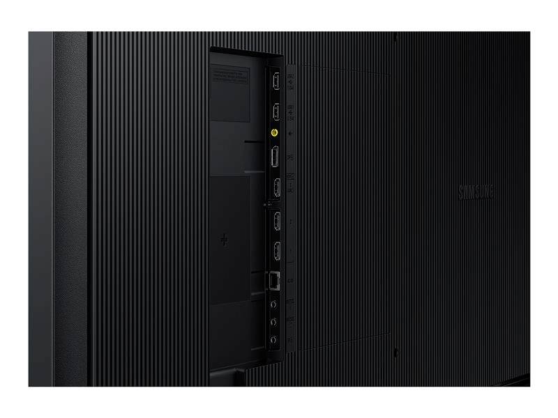 Rückseite eines Monitors mit mehreren Anschlüssen einschließlich USB, HDMI und Audio. Linksseitig positioniert für einfache Zugänglichkeit.