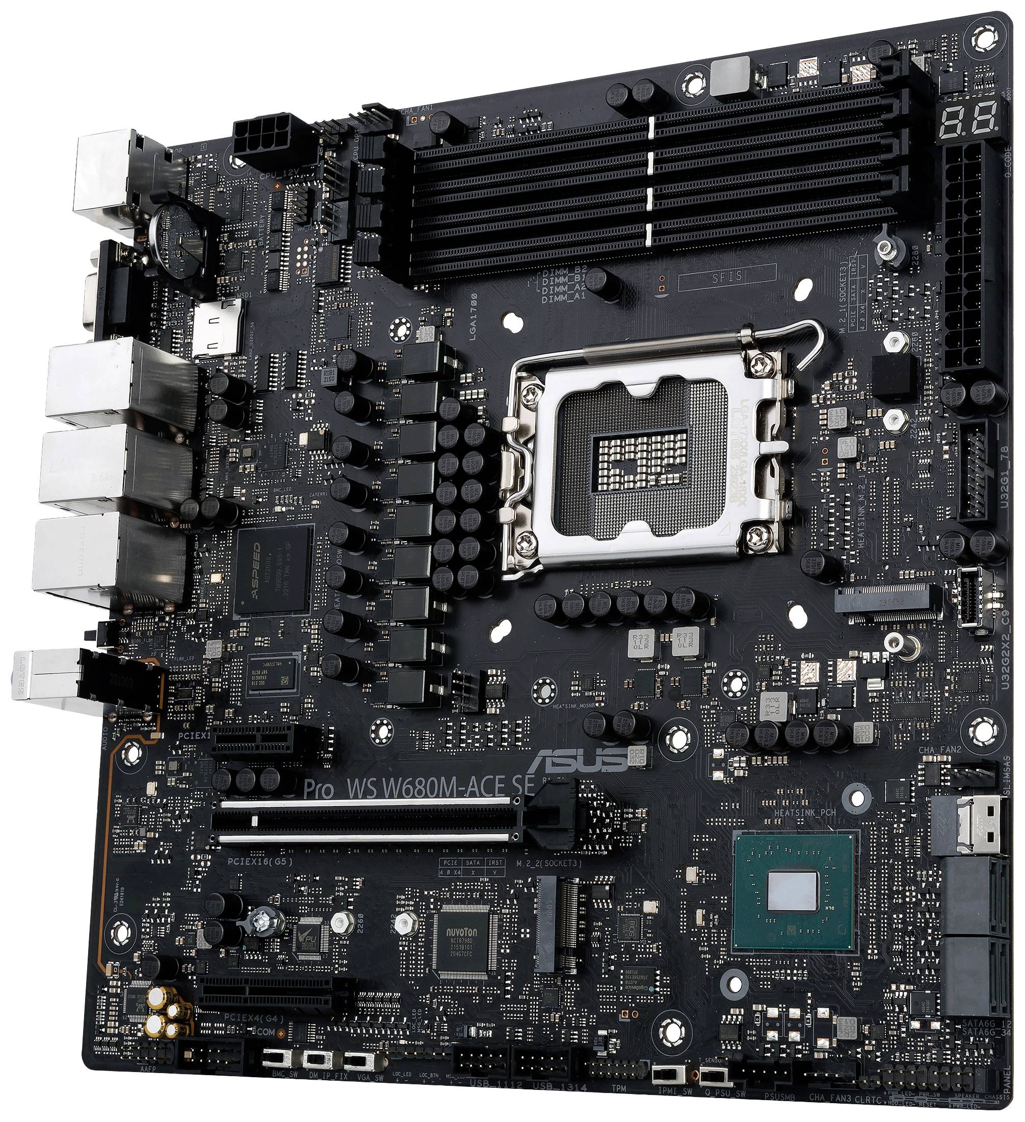 Ein Computer-Motherboard mit verschiedenen Anschlüssen und Komponenten, inklusive CPU-Sockel, RAM-Steckplätzen und Kühlkörper.