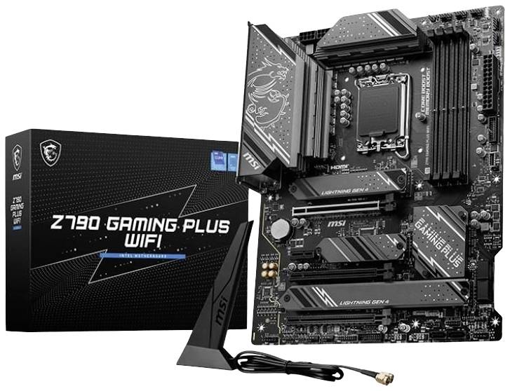 'MSI Z790 Gaming Plus WIFI' Mainboard mit Verpackung. Hauptplatine mit mehreren Anschlüssen und schwarzem Design; enthält Antenne.