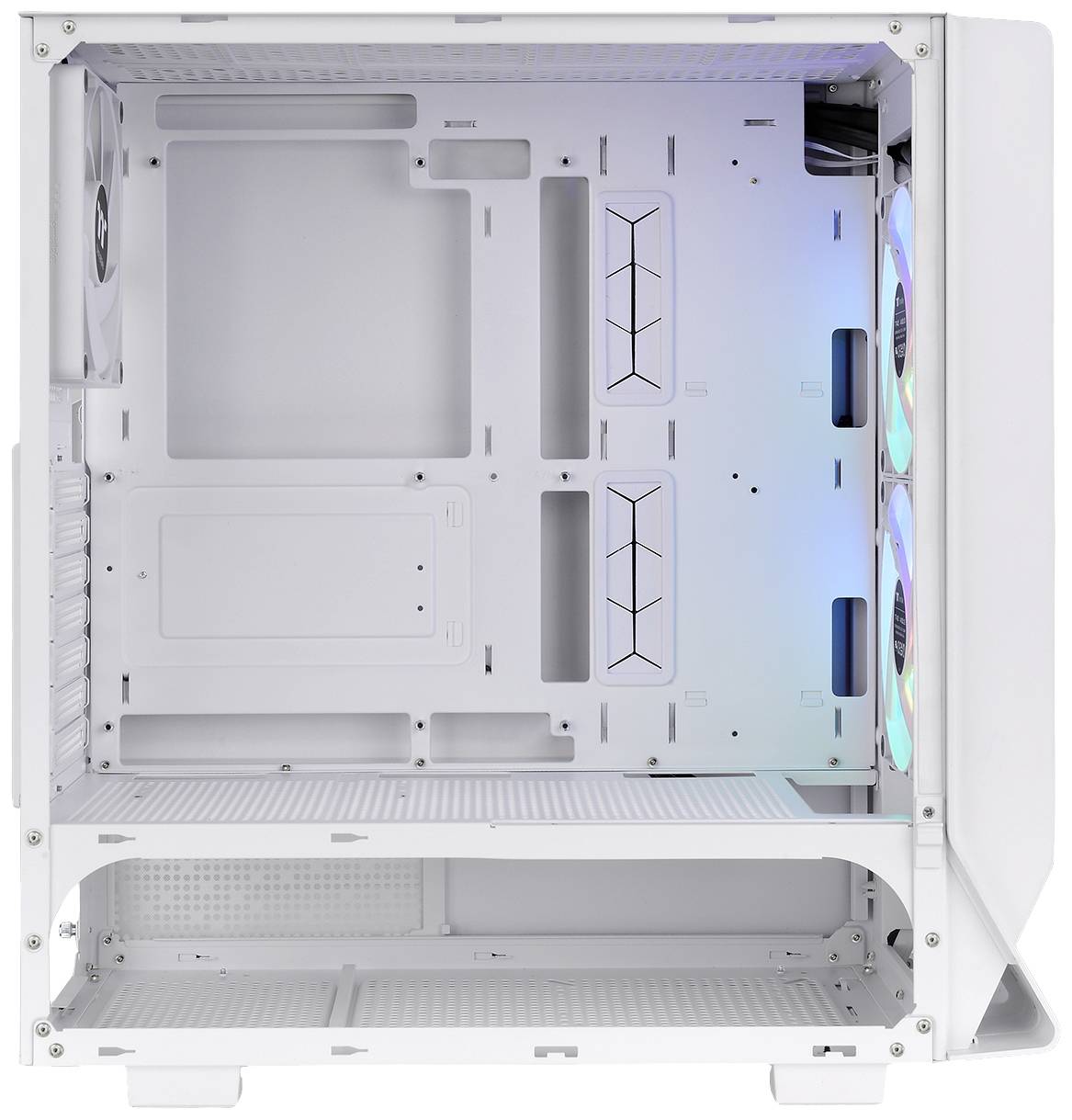 Ein weißes Computergehäuse mit LED-beleuchteten Lüftern und offenem Inneren, das Platz für verschiedene Hardwarekomponenten bietet.