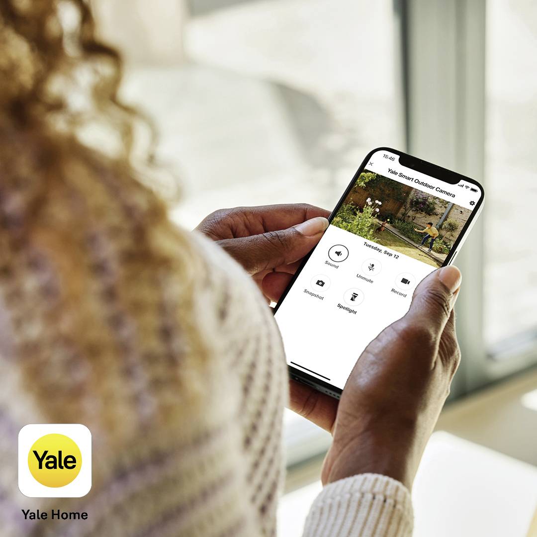 YALE Yale SV-OC-1A-W WLAN IP Überwachungskamera 1920 x 1080 Pixel