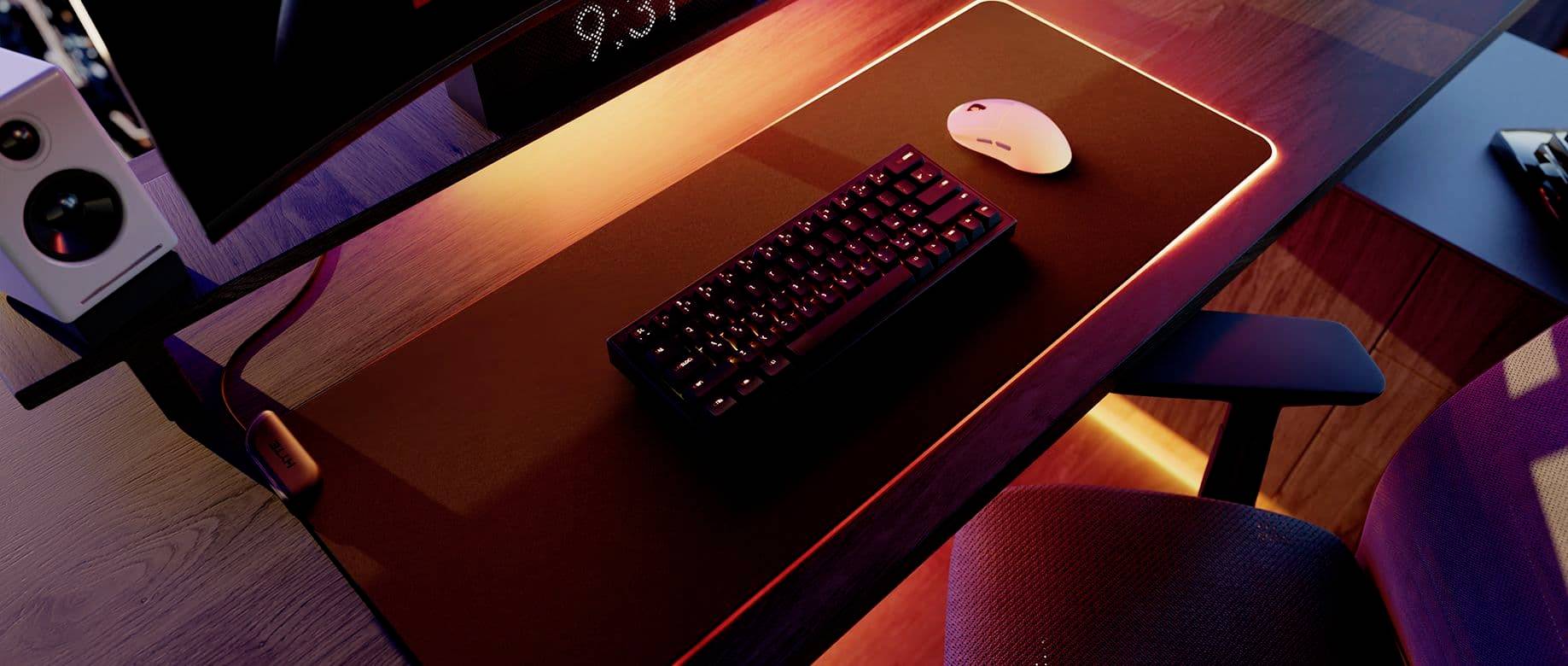 HYTE CNVS Intense Play Mat qRGB Gaming Mauspad - schwarz Gaming-Mauspad Schwarz