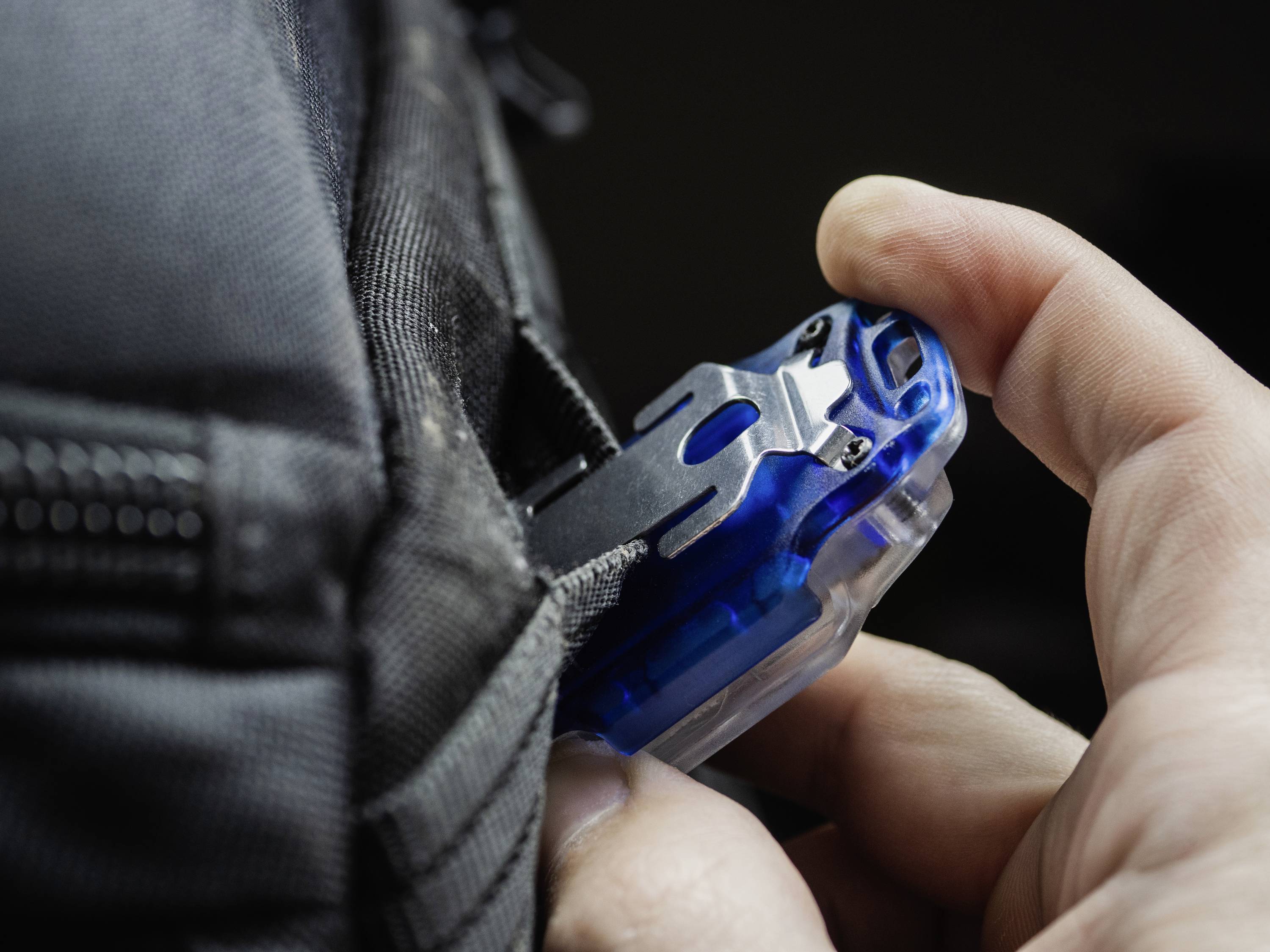 ArmyTek F07001B Crystal Blue Mobile Kleinleuchte LED Blau, Transparent