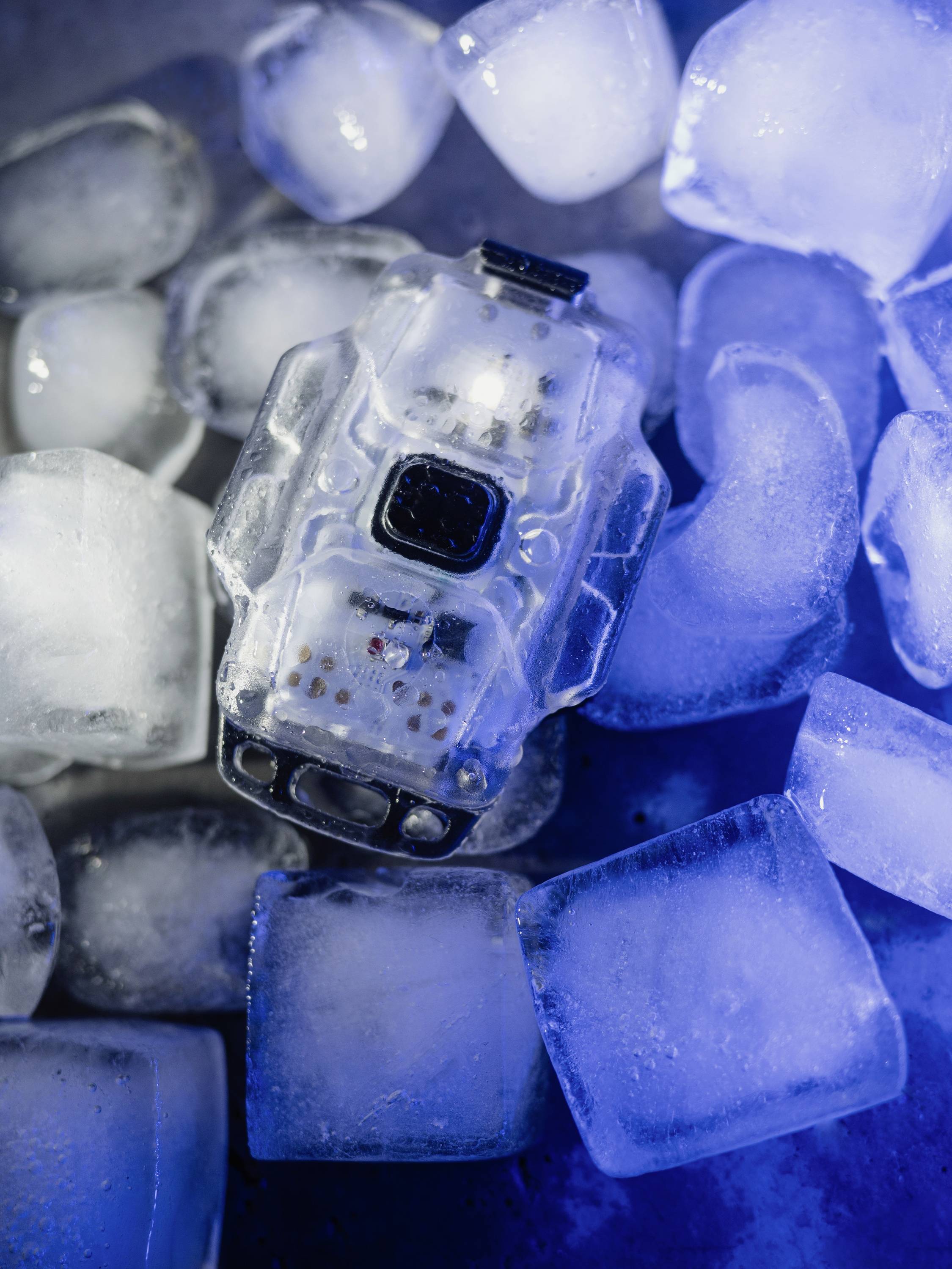 ArmyTek F07001B Crystal Blue Mobile Kleinleuchte LED Blau, Transparent