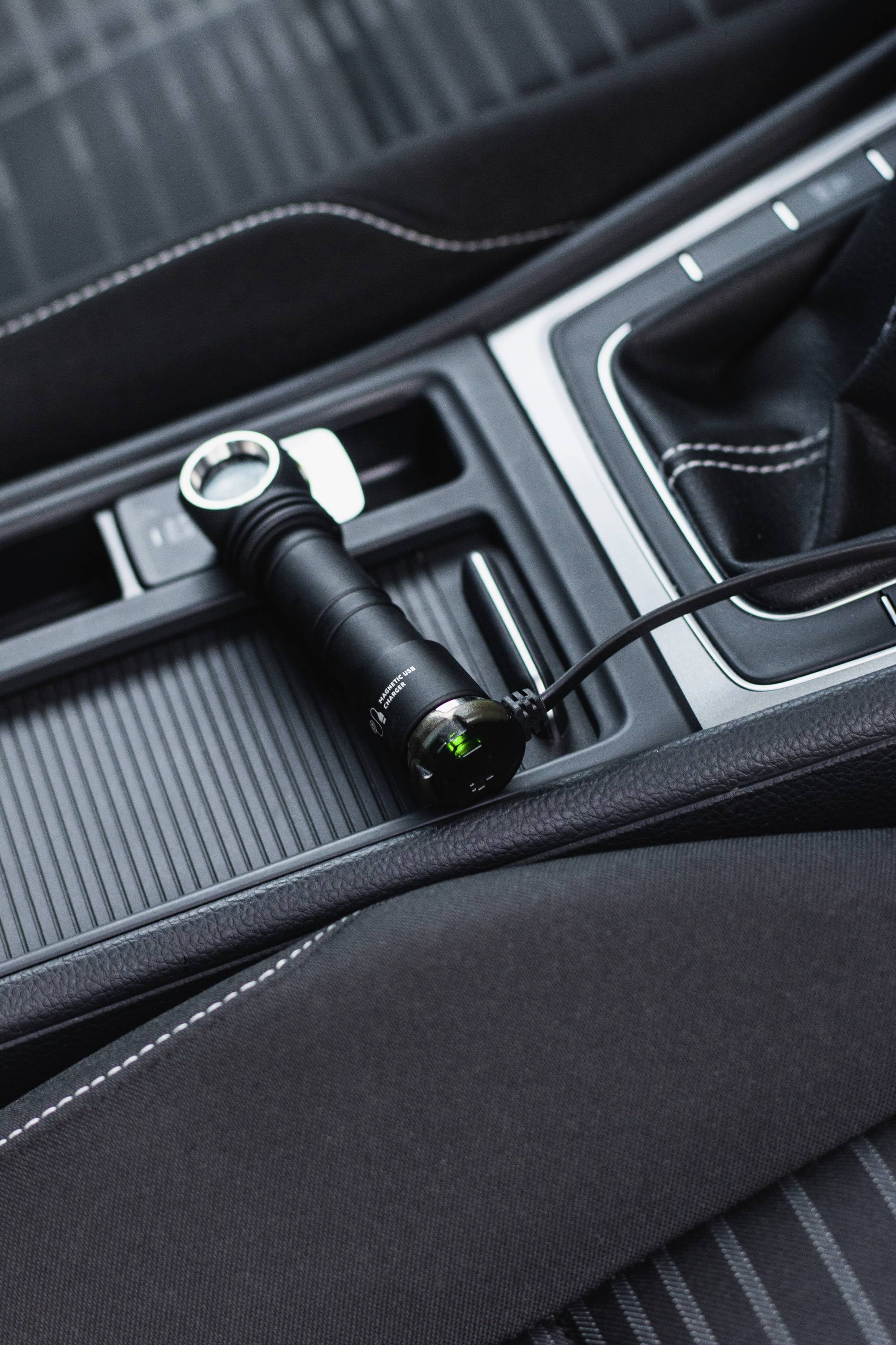 ArmyTek Wizard C2 WG White LED Stirnlampe akkubetrieben 1100lm 13h F09201C