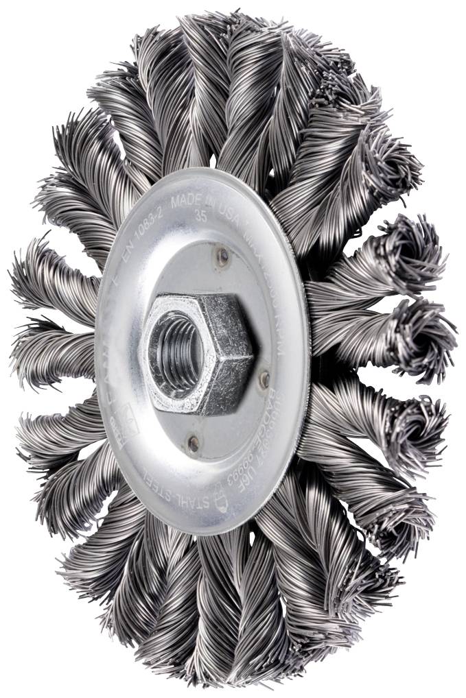 Metallscheibenbürste mit verdrehten Drahtborsten und zentraler Befestigungsmutter, verwendet zum Entfernen von Rost oder Farbe.