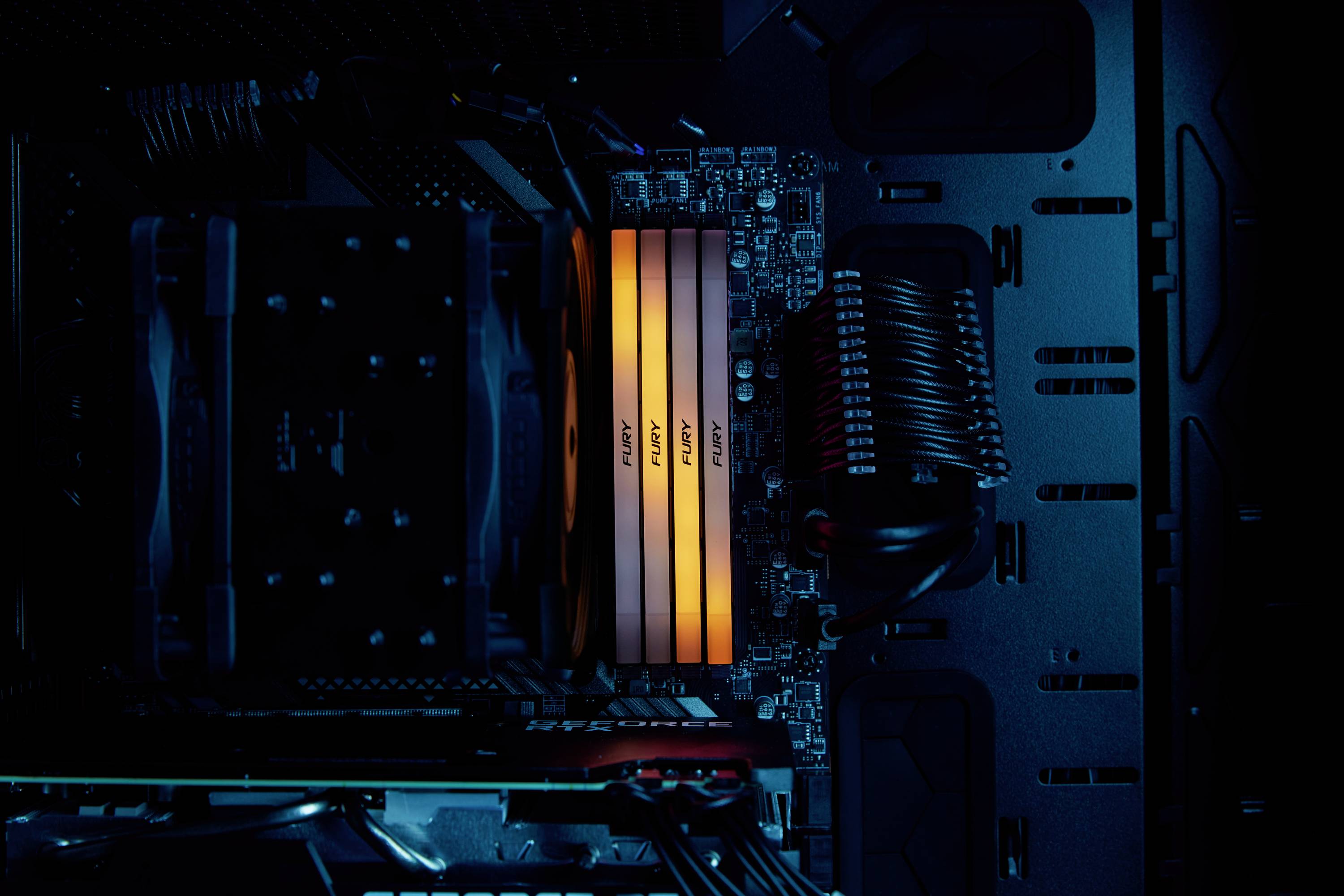 Kingston FURY Renegade RGB PC-Arbeitsspeicher Kit DDR4 256 GB 4 x 64 GB Non-ECC 3200 MHz 288pin DIMM CL16 KF432C16RB2AK4/128
