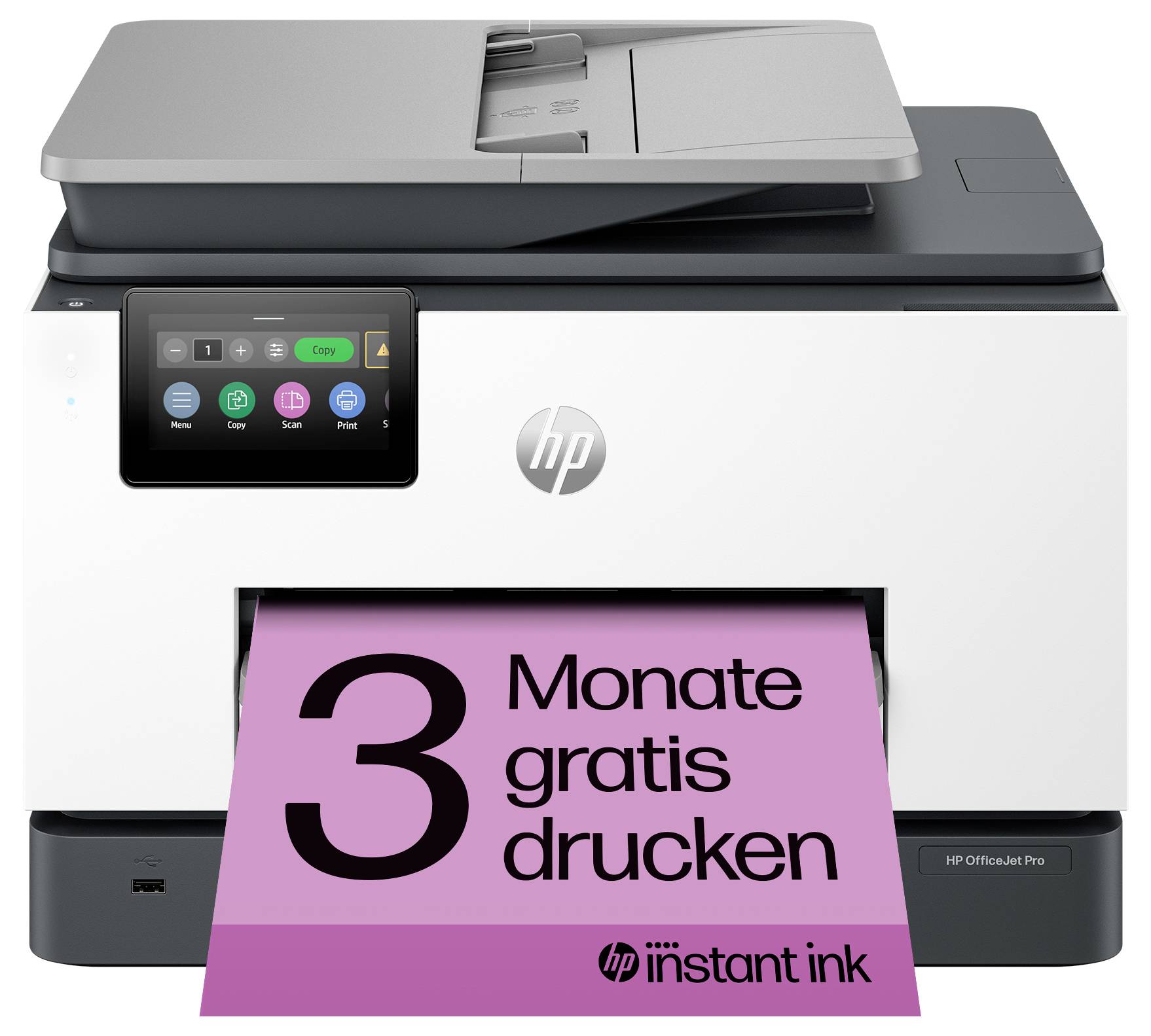 HP Multifunktionsdrucker mit Touchscreen, der ein rosa Werbeblatt ausdruckt, auf dem "3 Monate gratis drucken" und "HP instant ink" zu lesen ist.