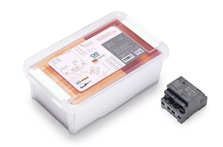 Arduino Educator Kit und Elektronikmodul. Kit enthält Platinen und Zubehör für pädagogische Technologieprojekte.